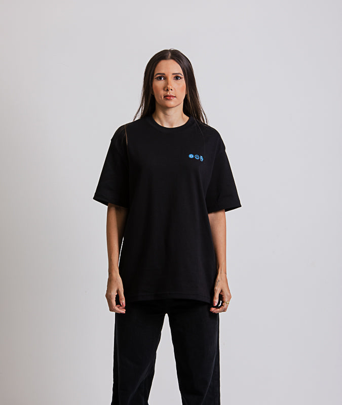Camiseta Over All You Need Is Offline