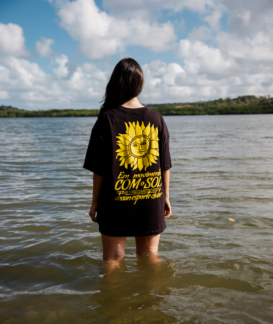 Camiseta Over Sol - Preta
