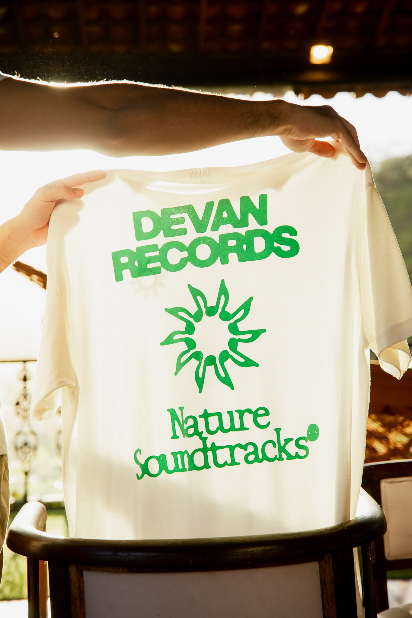 Camiseta Over Devan Records