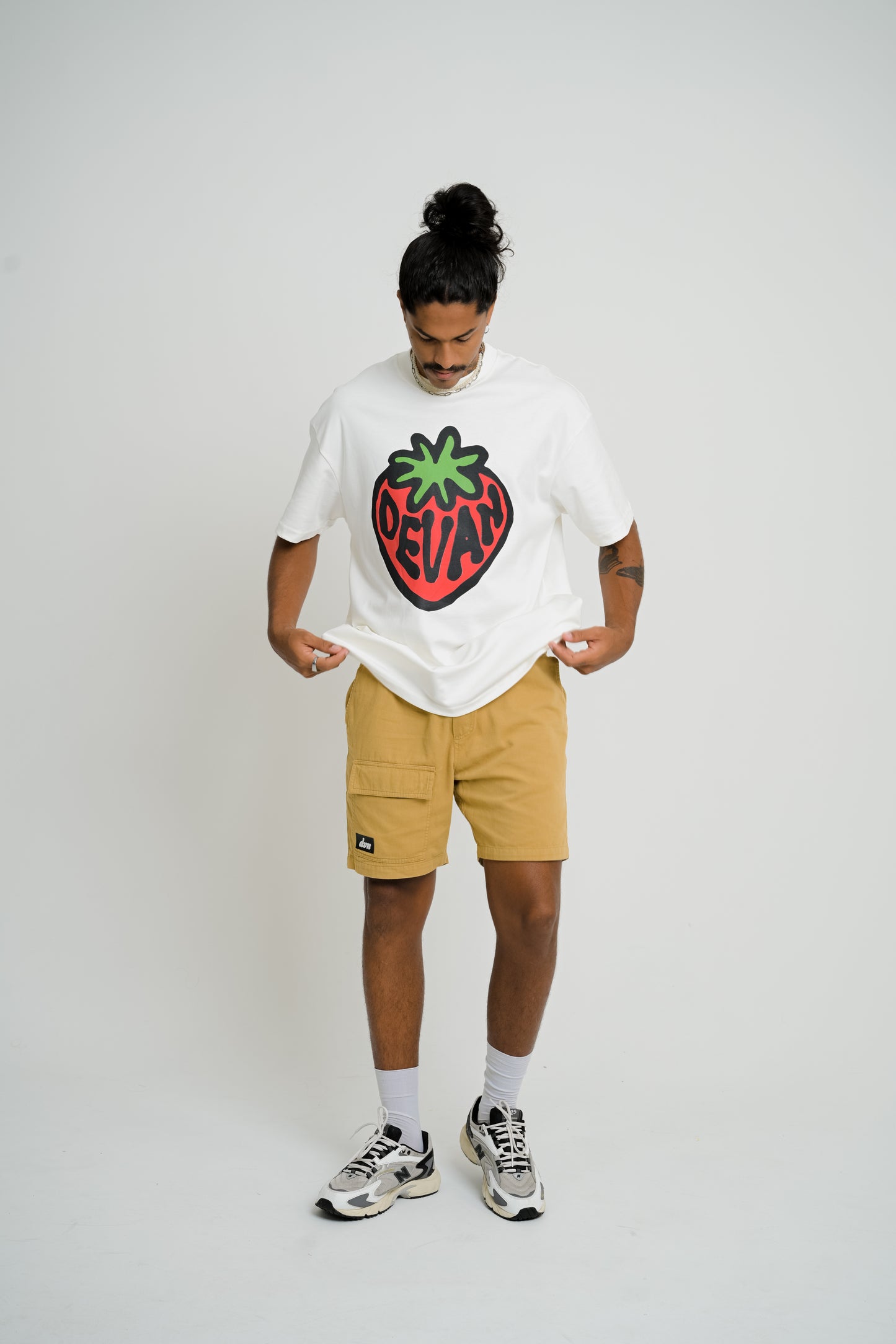 Camiseta Over Morango - Off White