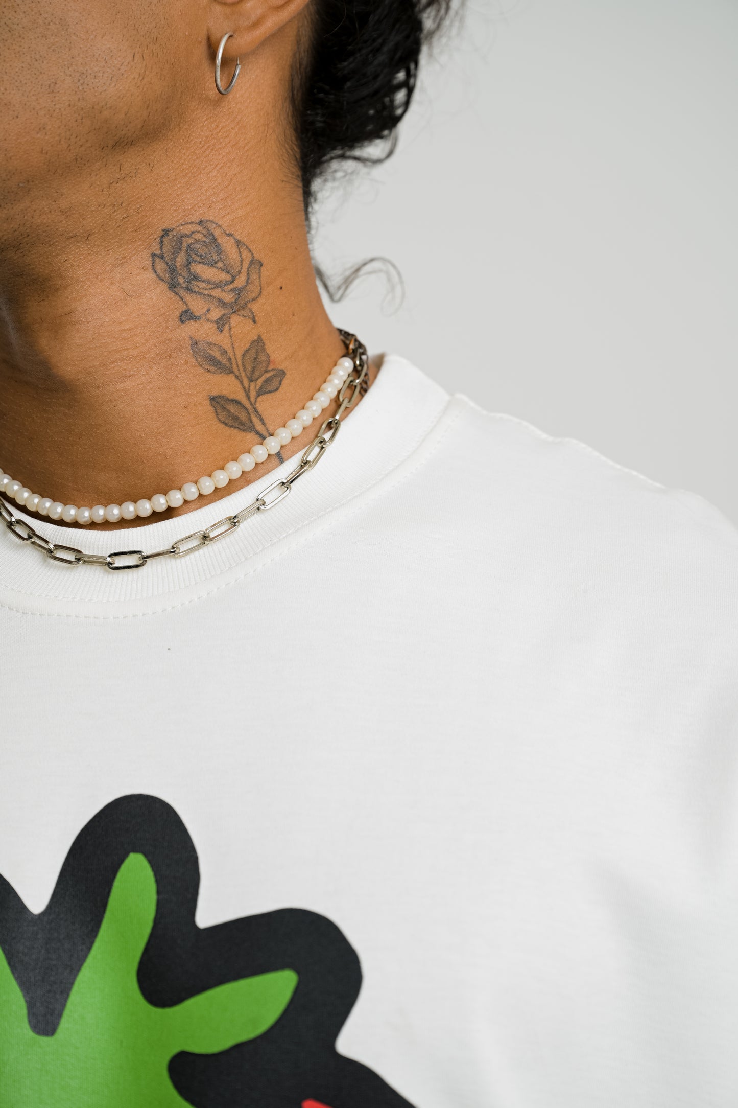 Camiseta Over Morango - Off White