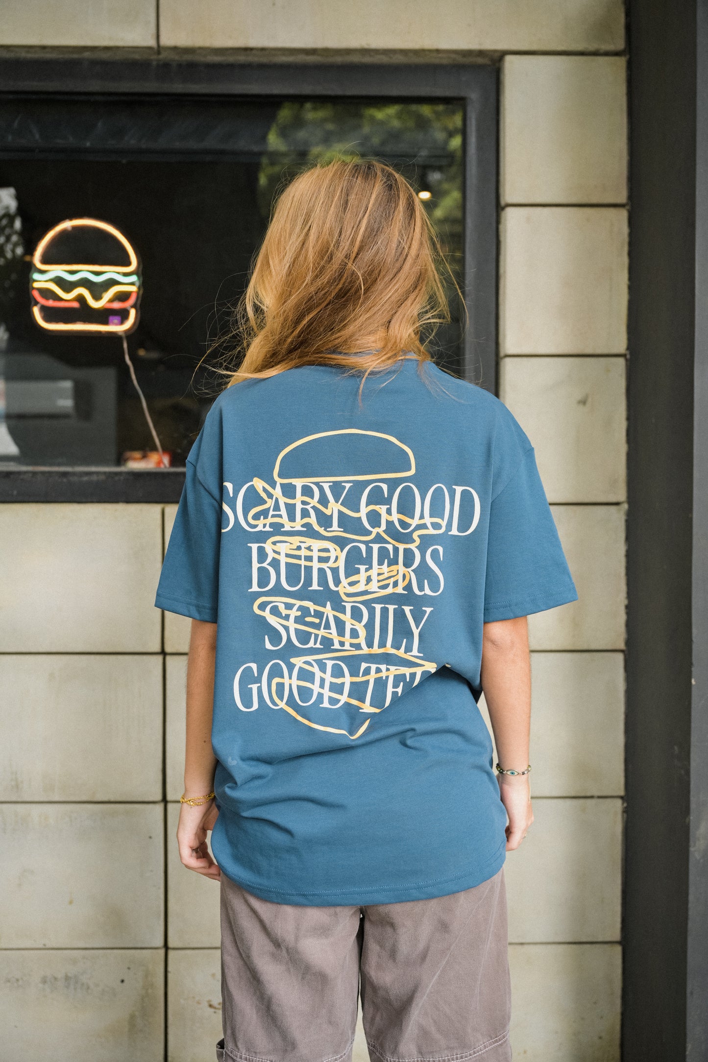 Camiseta Over Scary Good