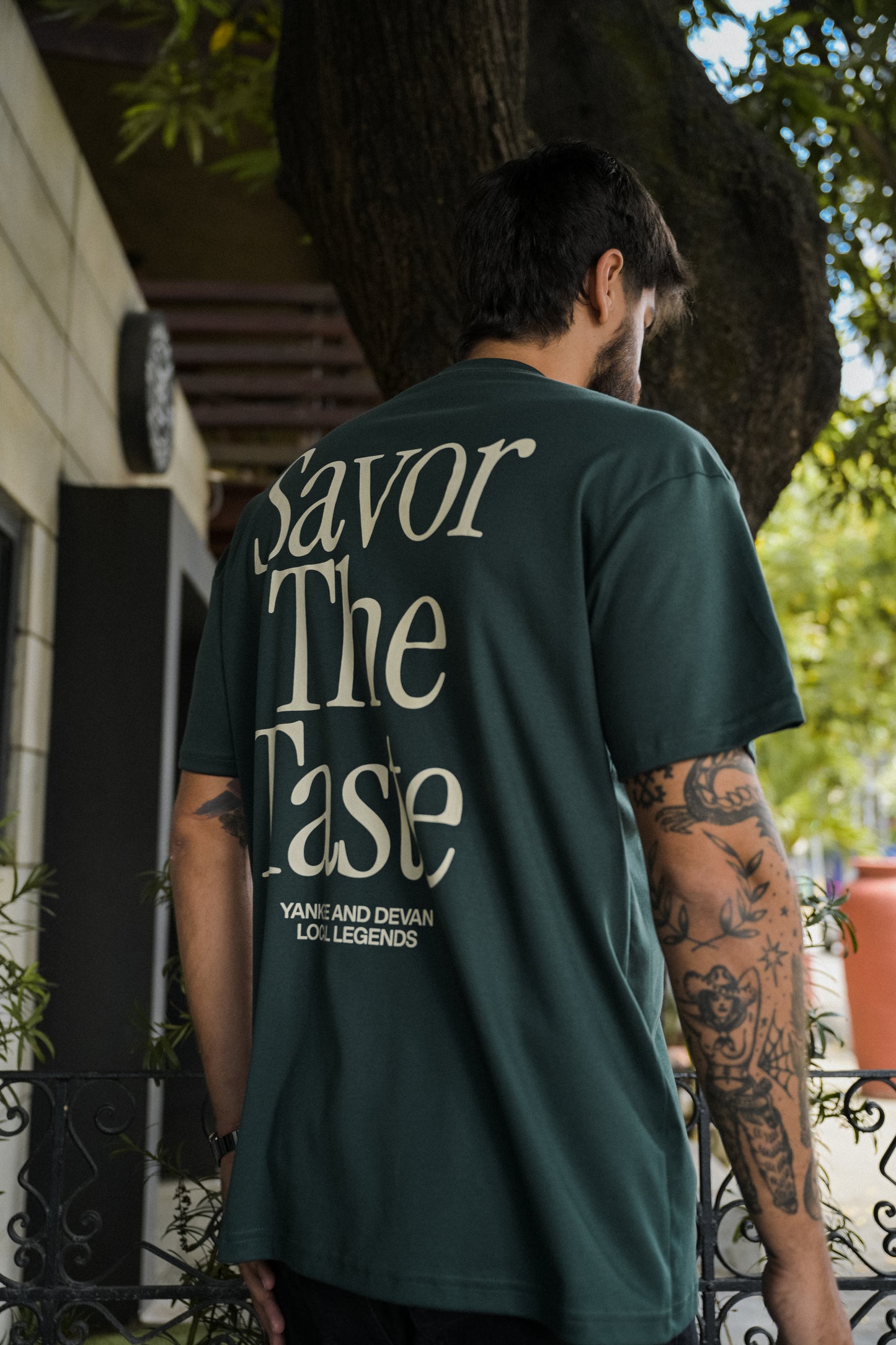 Camiseta Over Savor the Taste - Verde