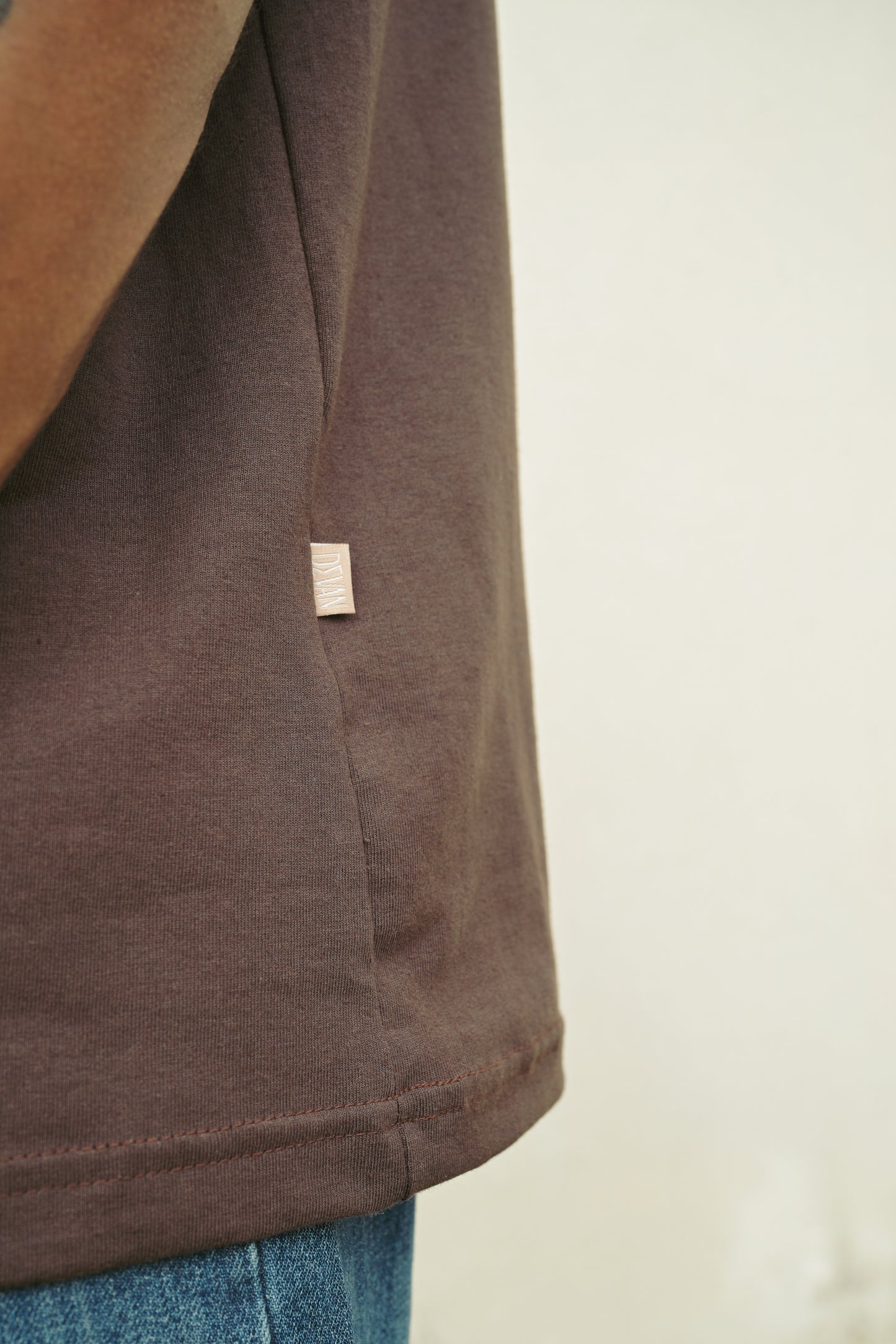 Camiseta Over Garotinho Marrom