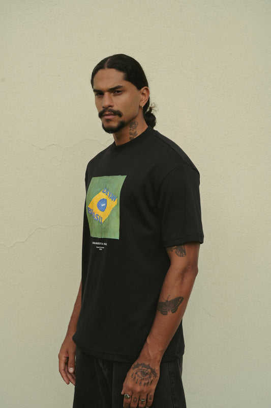 Camiseta Over Devan Brasil Preta