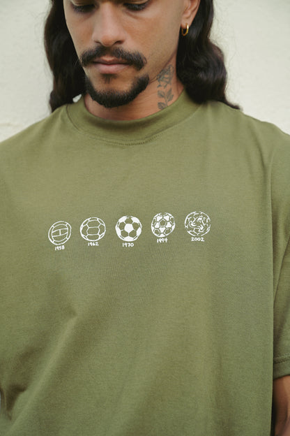 Camiseta Over Bolas da Copa