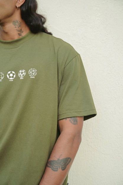 Camiseta Over Bolas da Copa