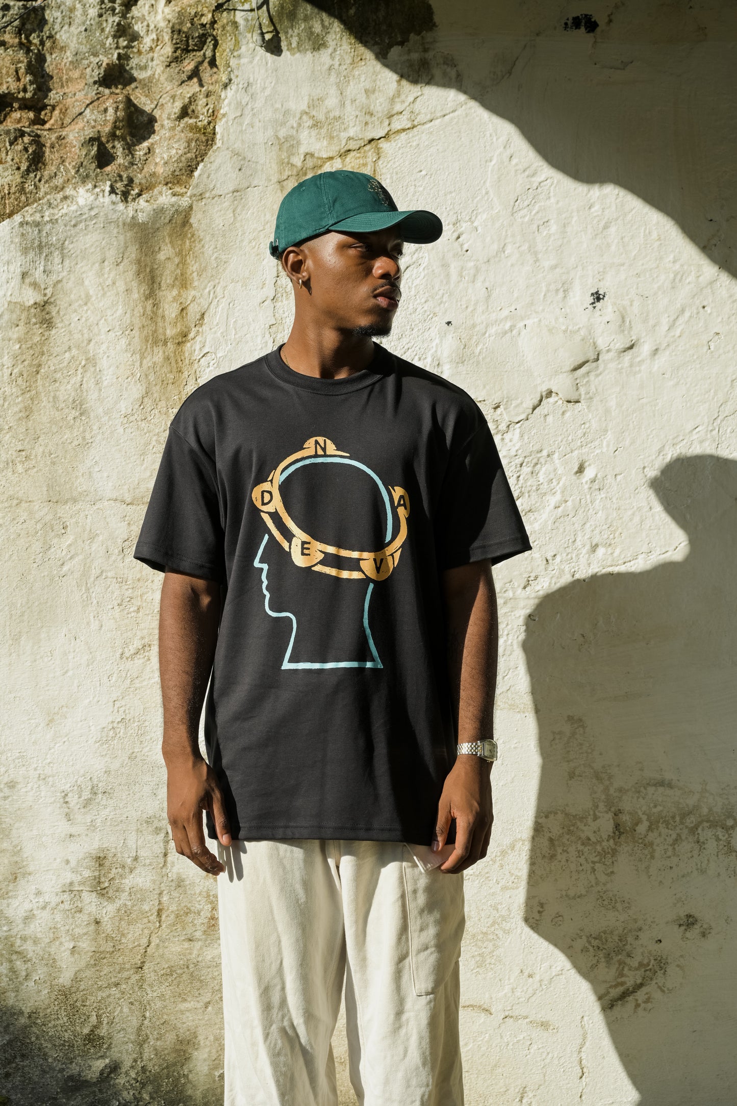 Camiseta Over Cabeça - Preta