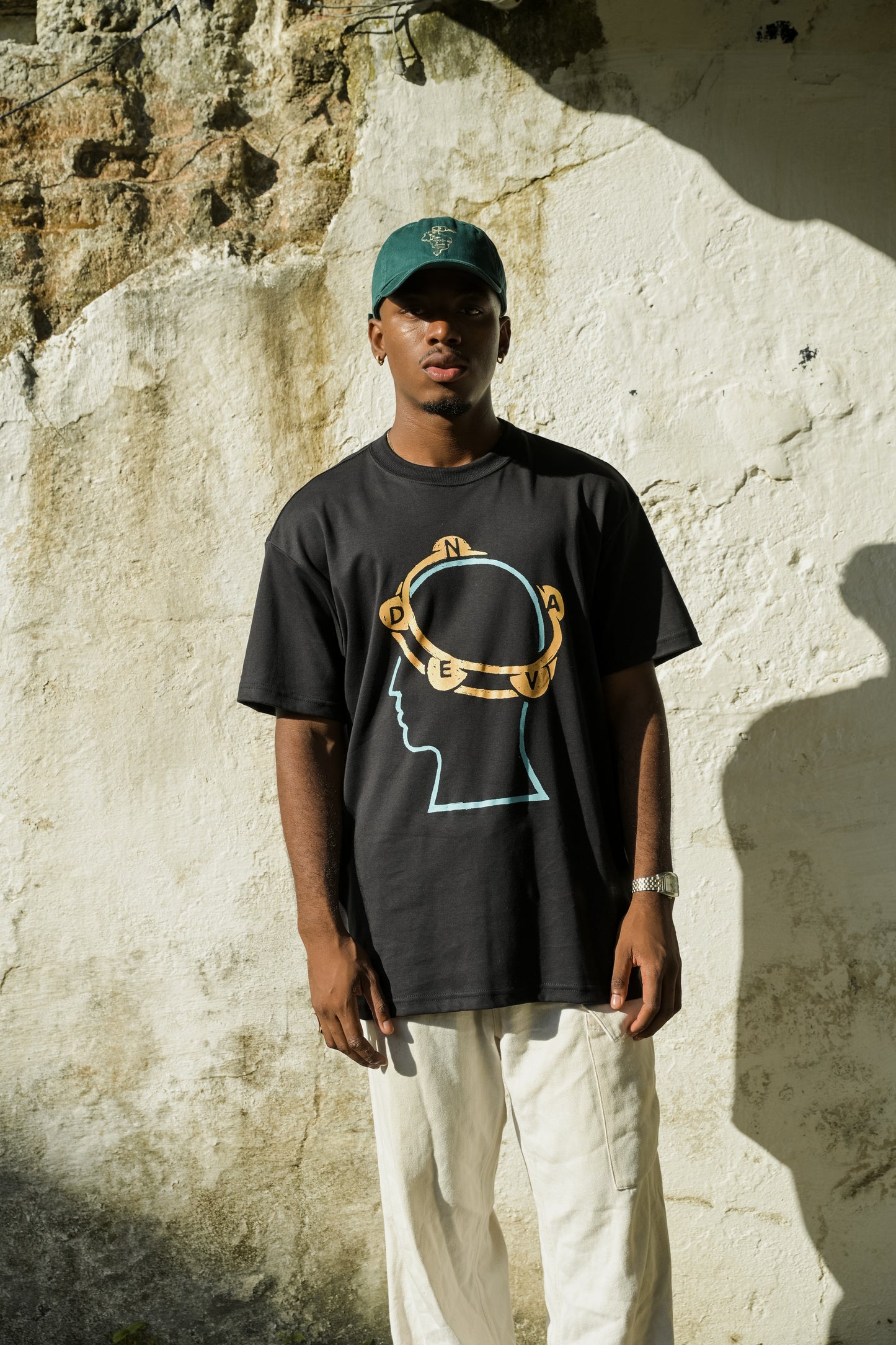 Camiseta Over Cabeça - Preta