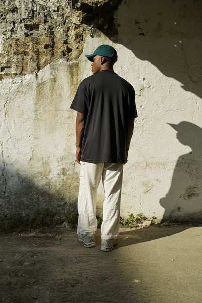 Camiseta Over Cabeça - Preta