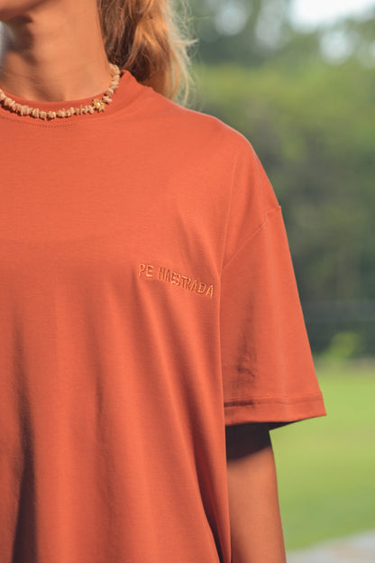 Camiseta Over Pé na Estrada