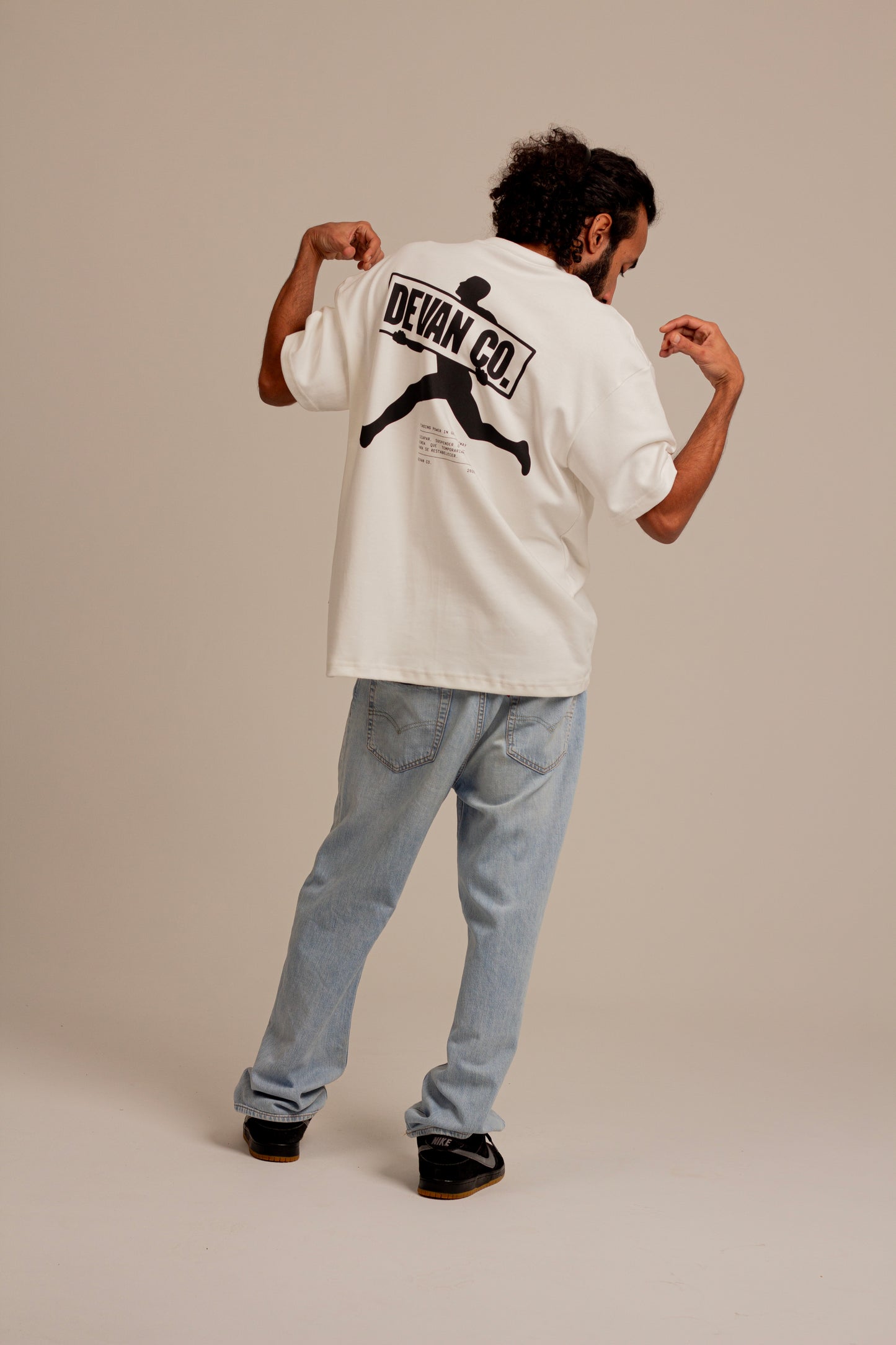 Camiseta Over Finding Power Off White