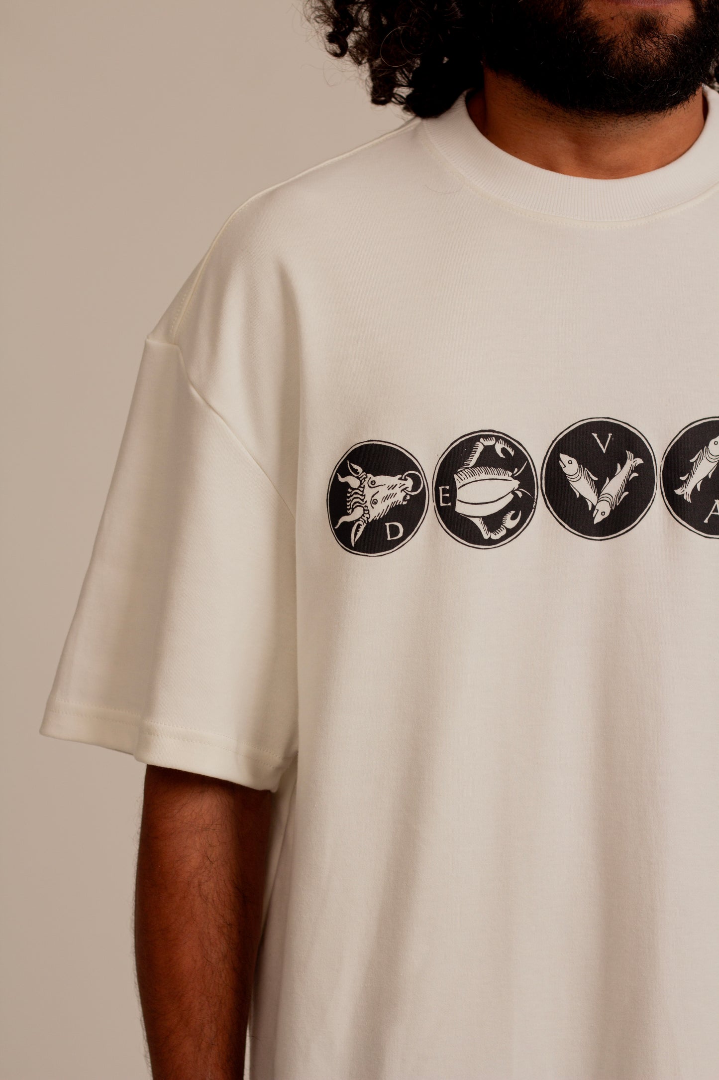 Camiseta Over Moedas