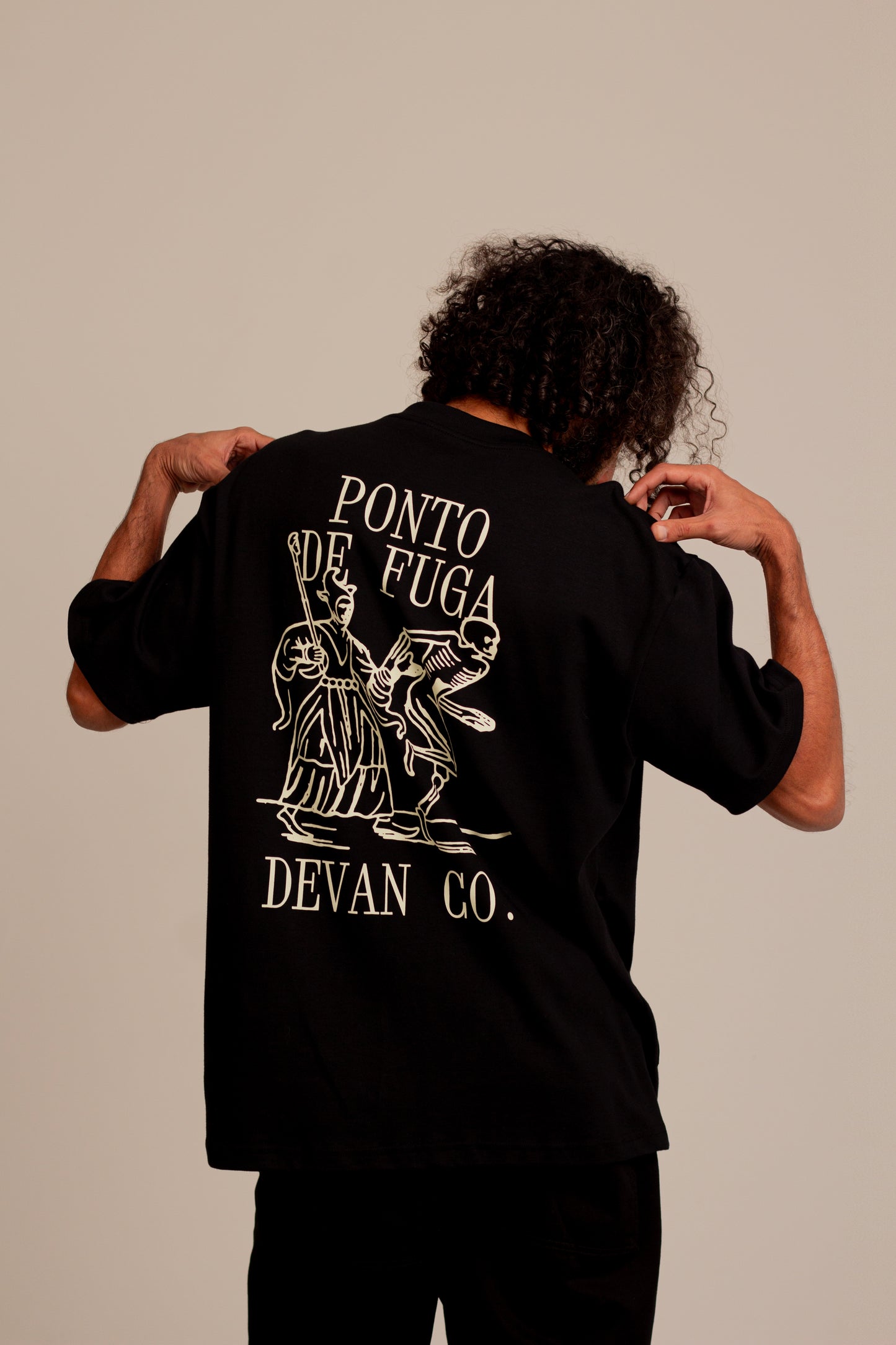 Camiseta Over Ponto de Fuga Preto