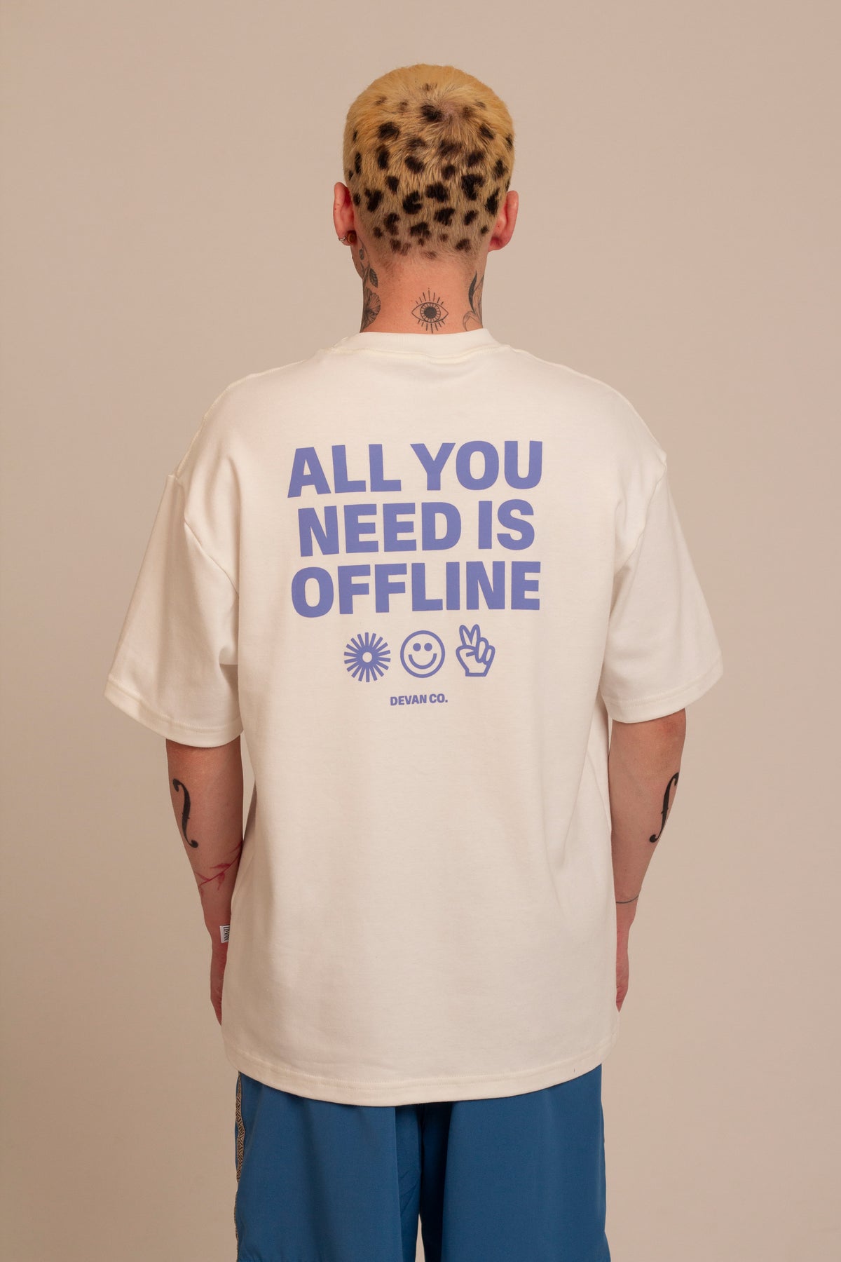 Camiseta All You Need Is Offline - Off White